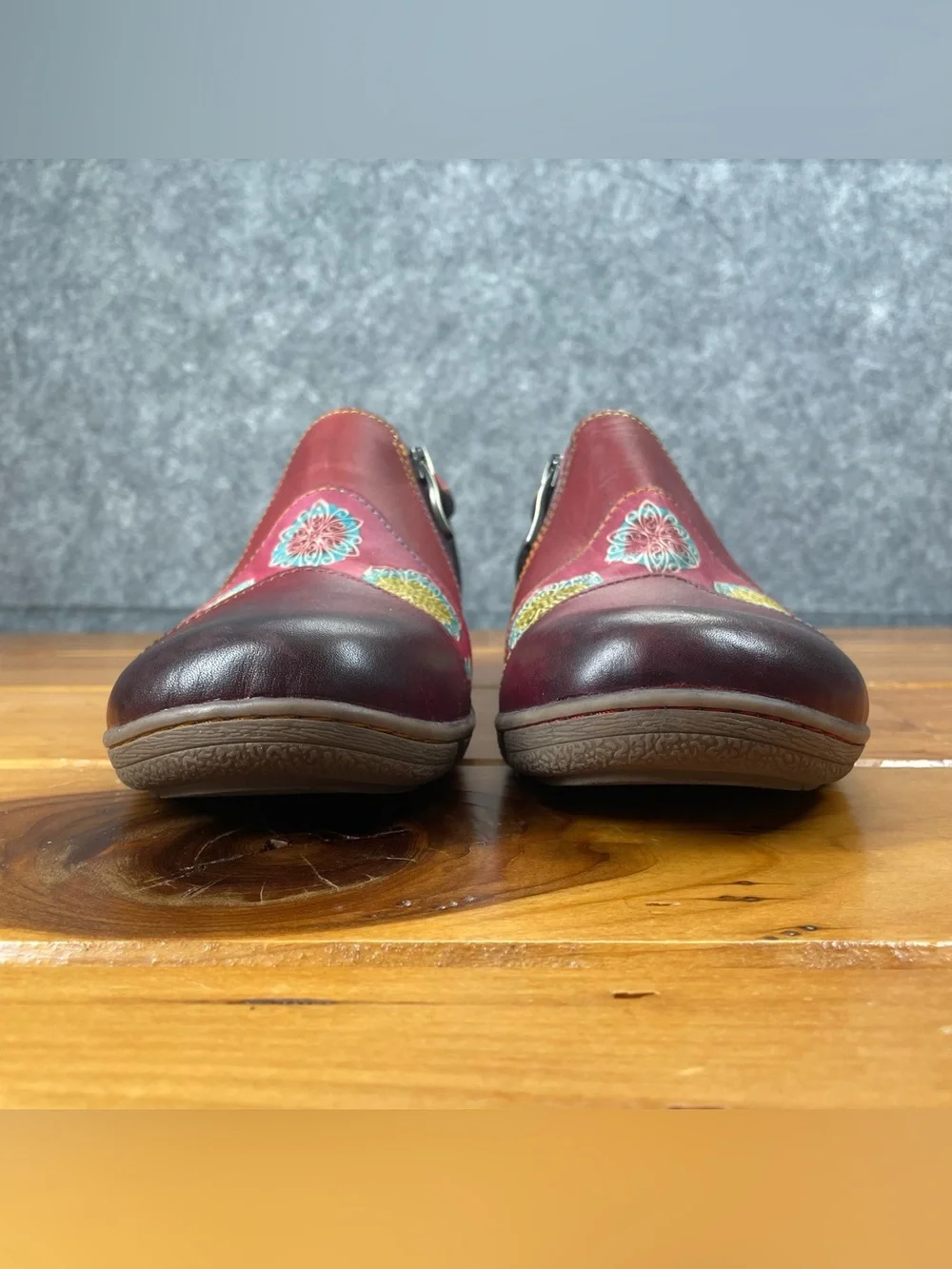 L'Artiste Spring Step Lata Womens Size 8.5 EU 39 Burgundy Leather Floral Loafers